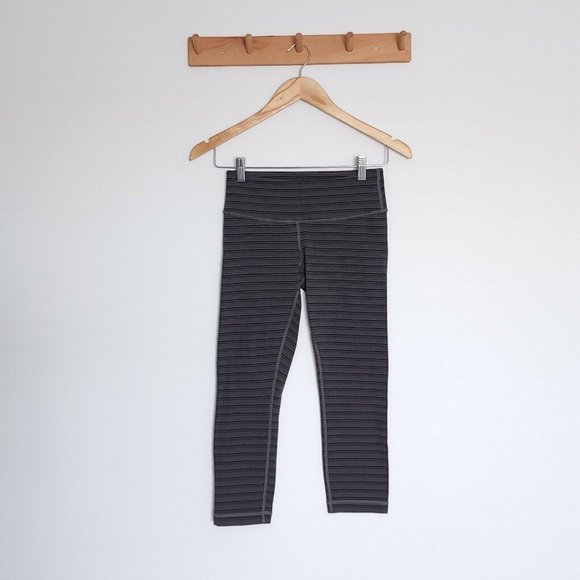 Lululemon Wunder Under Crop II Textured Stripe Slate Deep Coal Leggings 6 - Picture 1 of 4